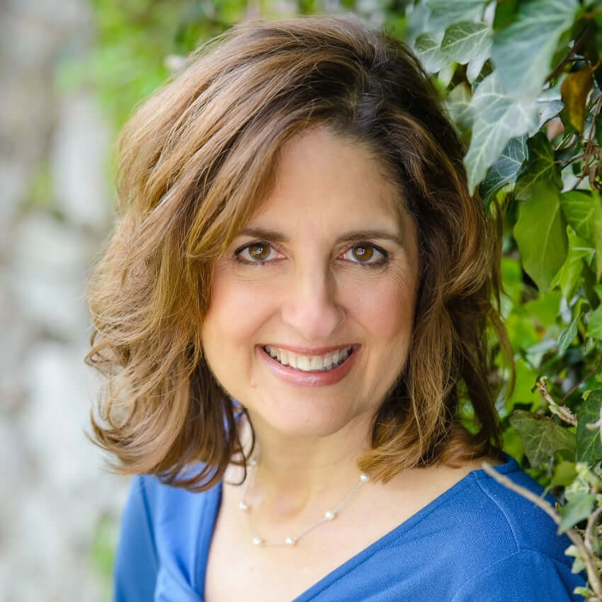 Headshot of Cindy for blog: SUCCESS & SELF-CARE: H. HONEYCUP & EMPRESS NATURALS